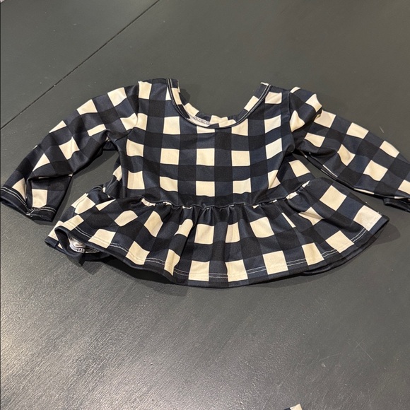 Little Foxies Plaid Peplum top and leggings Set 2T - Picture 2 of 8